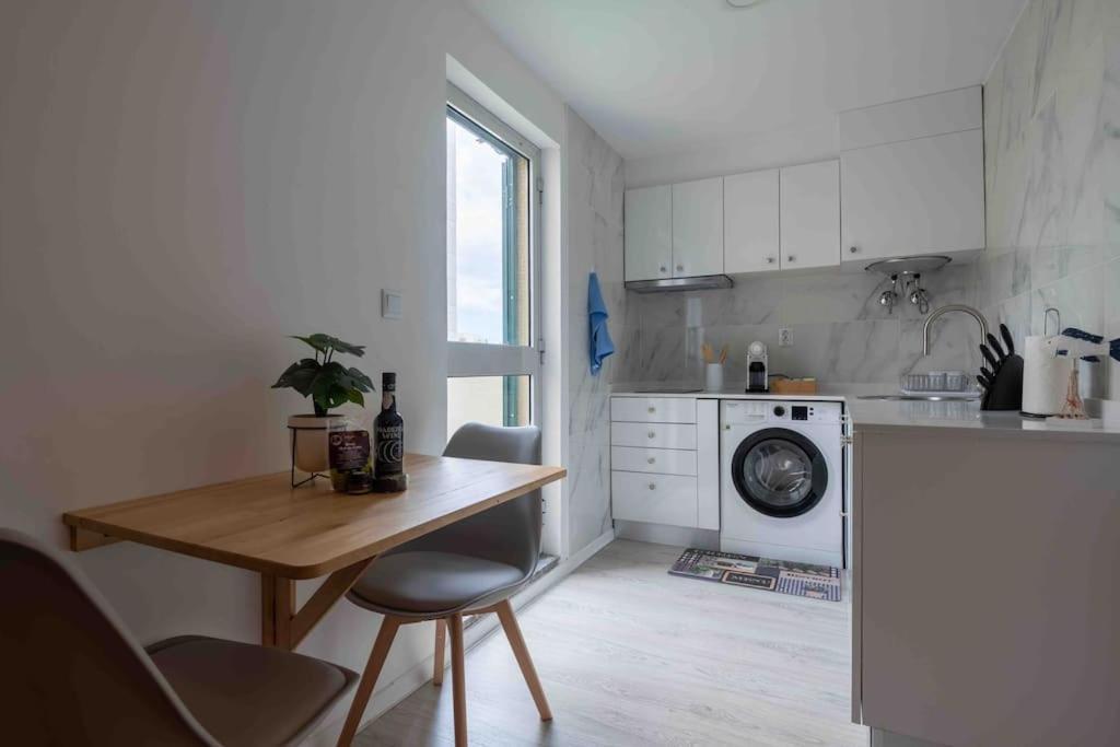 By The Sea III Lido - Com Piscina Apartment Фуншал Екстериор снимка